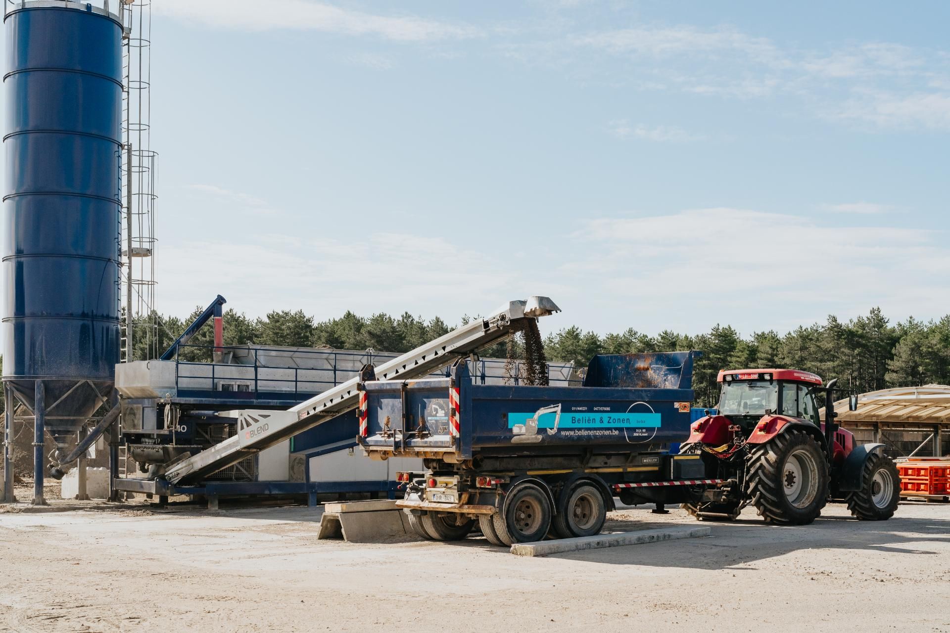Aan de hand van gestructureerde afbraakwerken, proberen wij zoveel mogelijk materialen te hergebruiken en zo te besparen op eventuele stortkosten.